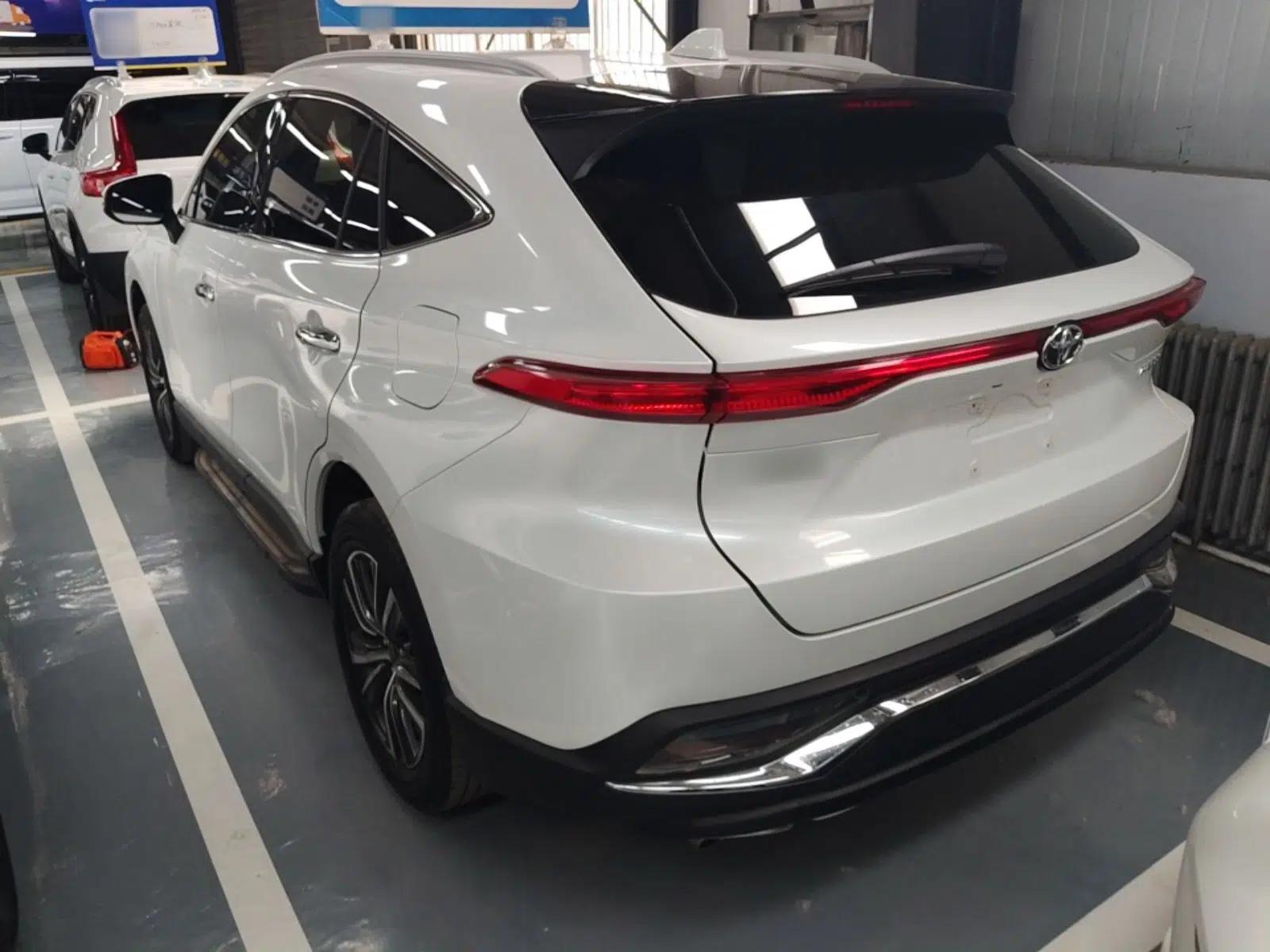 Toyota Harrier 2022 2.0L CVT Two-Wheel Drive Deluxe Edition — миниатюра 4