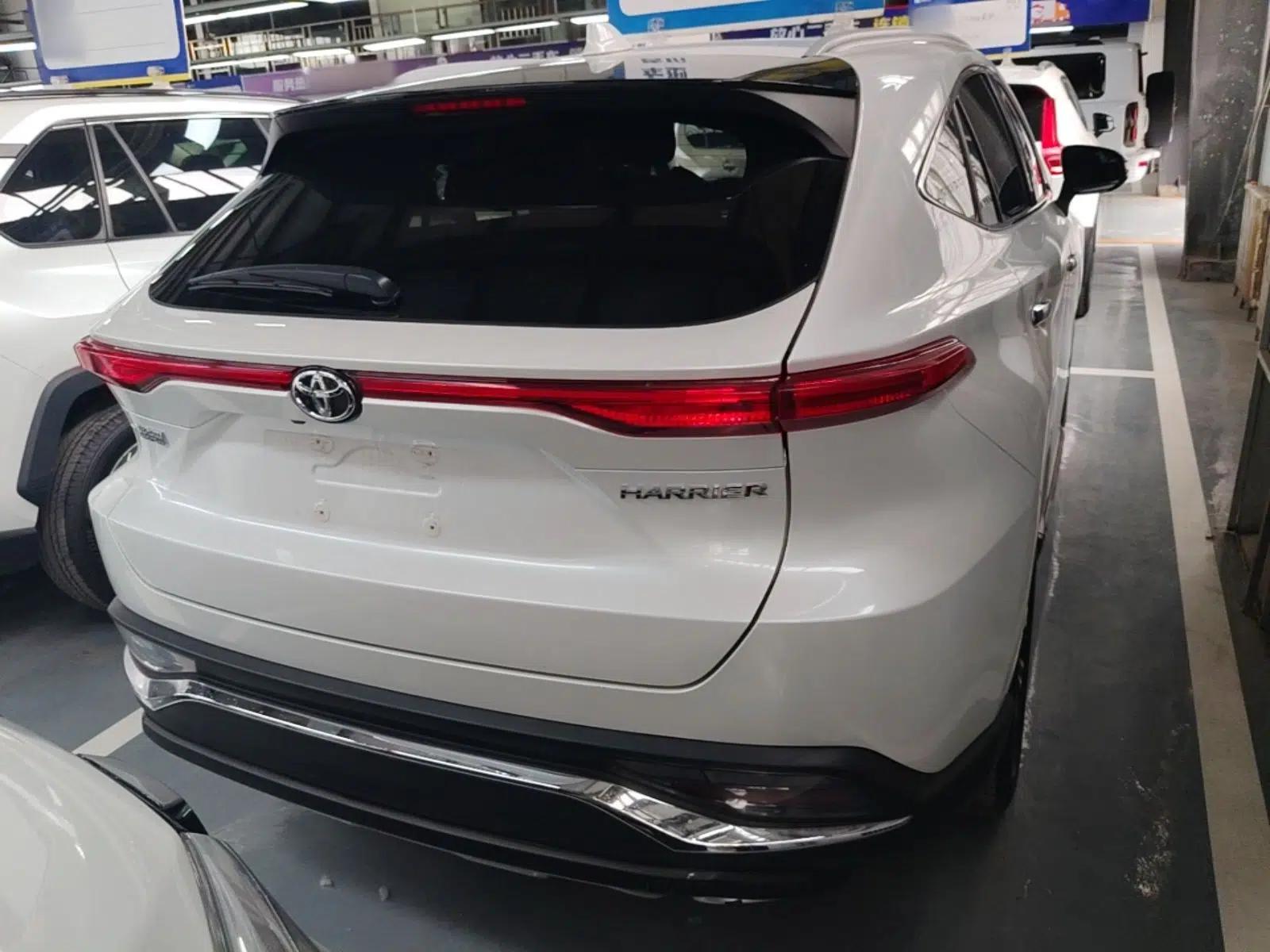 Toyota Harrier 2022 2.0L CVT Two-Wheel Drive Deluxe Edition — миниатюра 5