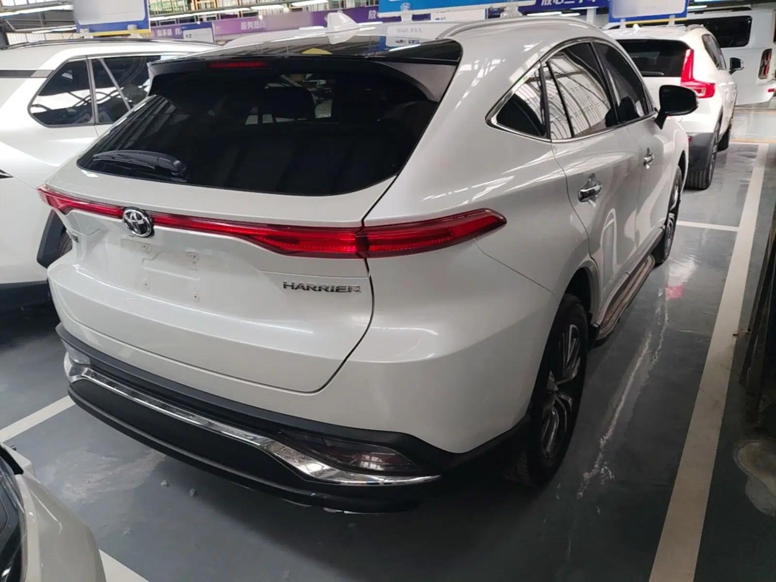 Toyota Harrier 2022 2.0L CVT Two-Wheel Drive Deluxe Edition — миниатюра 6