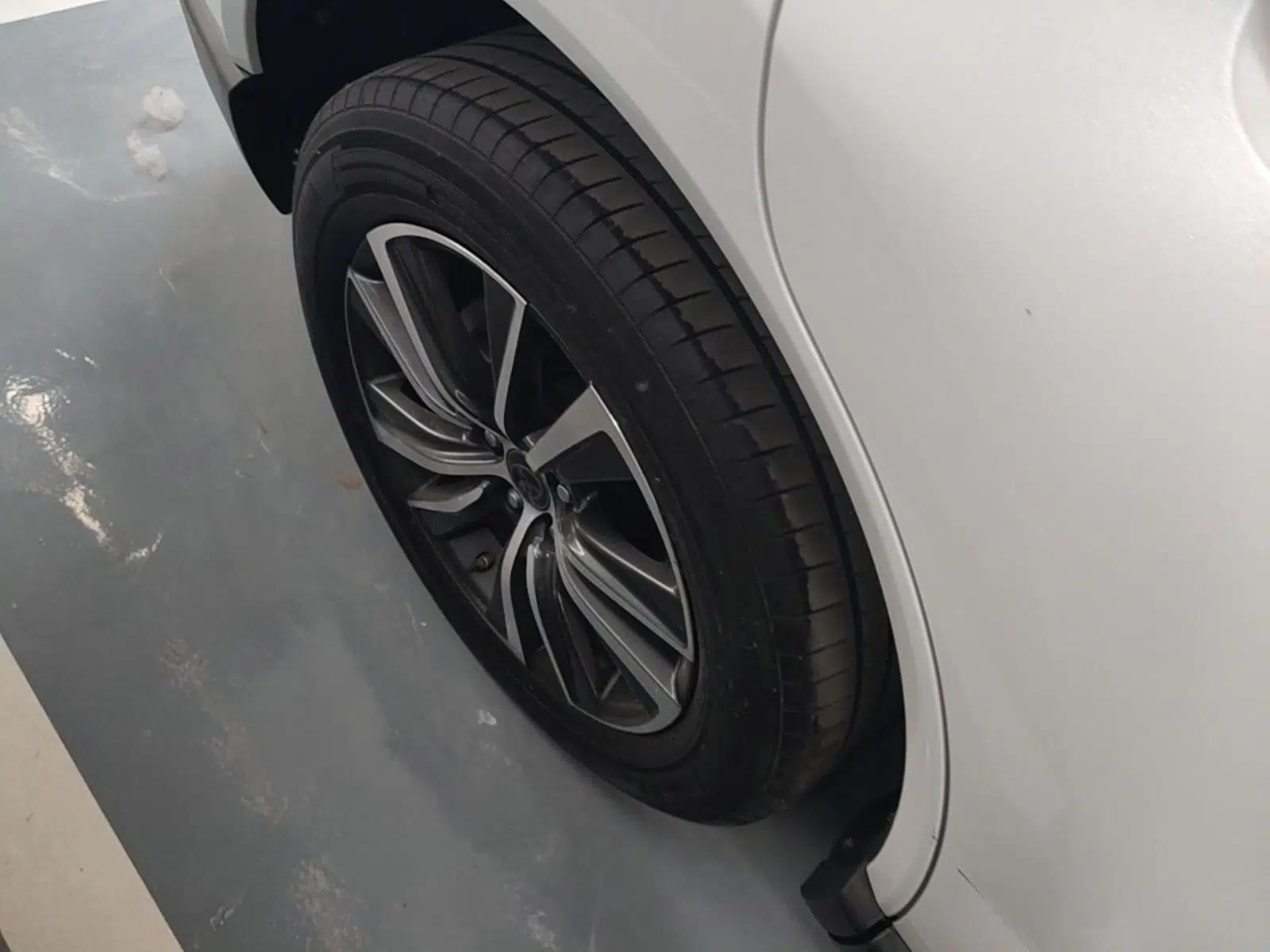 Toyota Harrier 2022 2.0L CVT Two-Wheel Drive Deluxe Edition — миниатюра 10