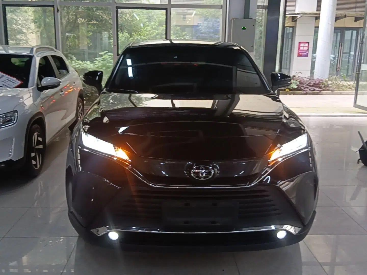 Toyota Harrier 2022 2.0L CVT Two-Wheel Drive Entry Version — миниатюра 2