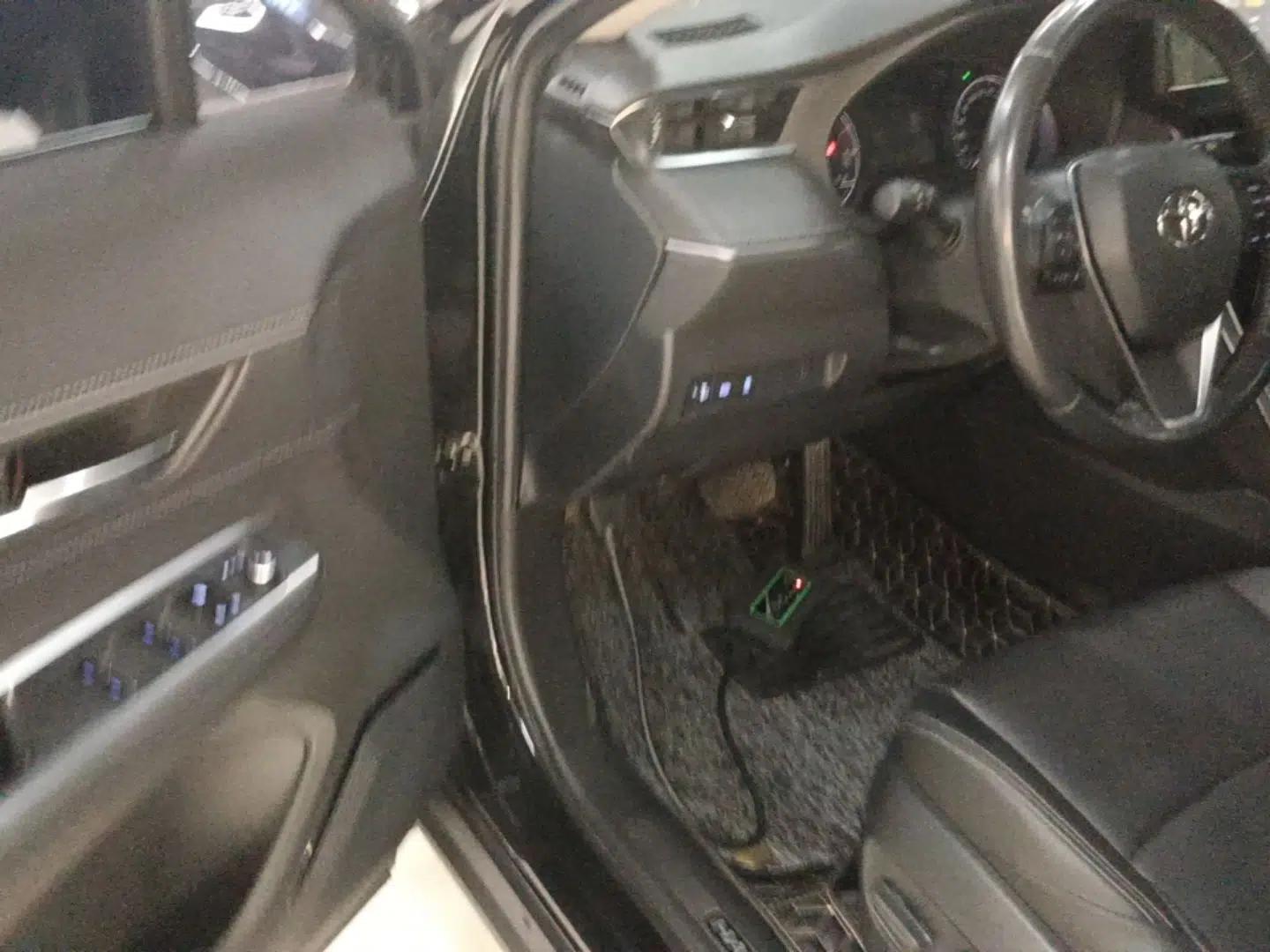 Toyota Harrier 2022 2.0L CVT Two-Wheel Drive Entry Version — миниатюра 19