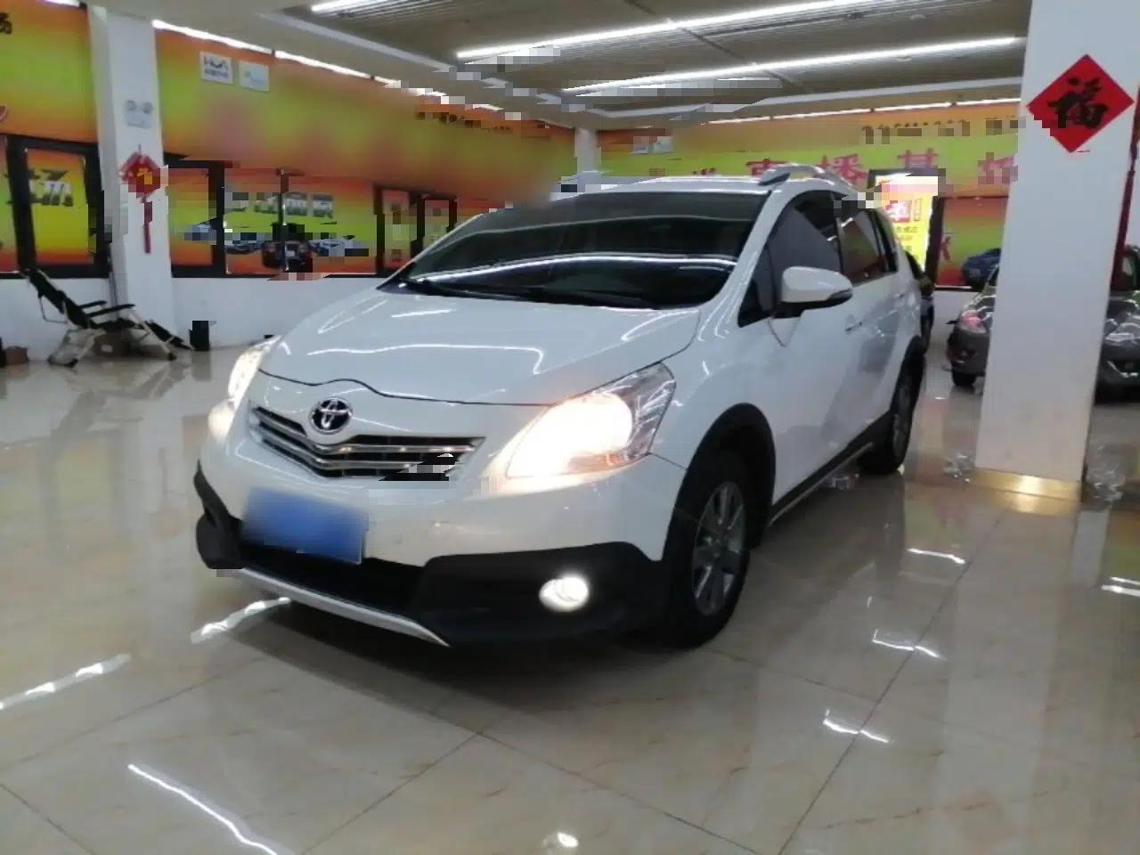 Toyota Verso 2015 180E CVT Crossover Edition — миниатюра 1