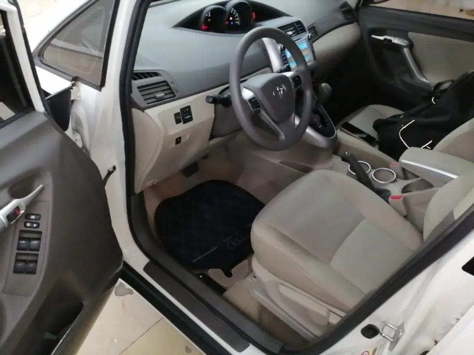 Toyota Verso 2015 180E CVT Crossover Edition — миниатюра 19