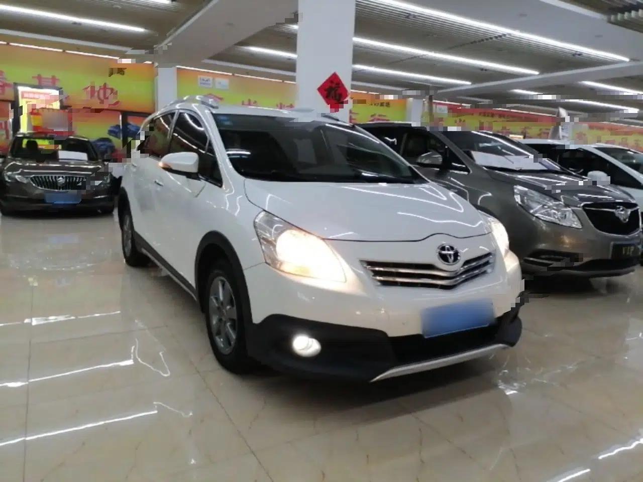 Toyota Verso 2015 180E CVT Crossover Edition — миниатюра 3