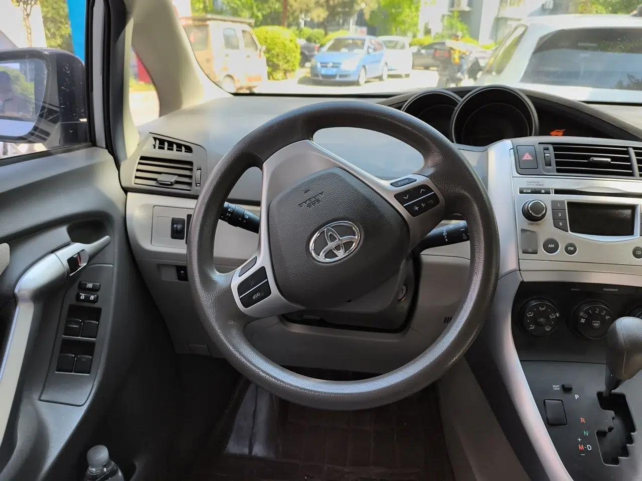 Toyota Verso 2014 Starlight 180E CVT Elite Edition — миниатюра 11