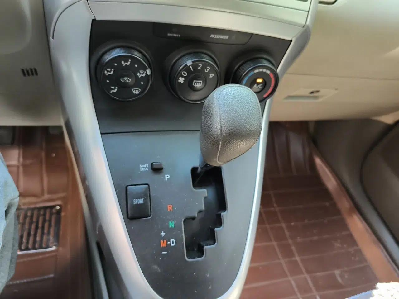 Toyota Verso 2014 Starlight 180E CVT Elite Edition — миниатюра 15