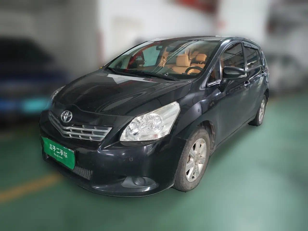 Toyota Verso 2014 Starlight 180E CVT Elite Multi-Function Edition — миниатюра 1