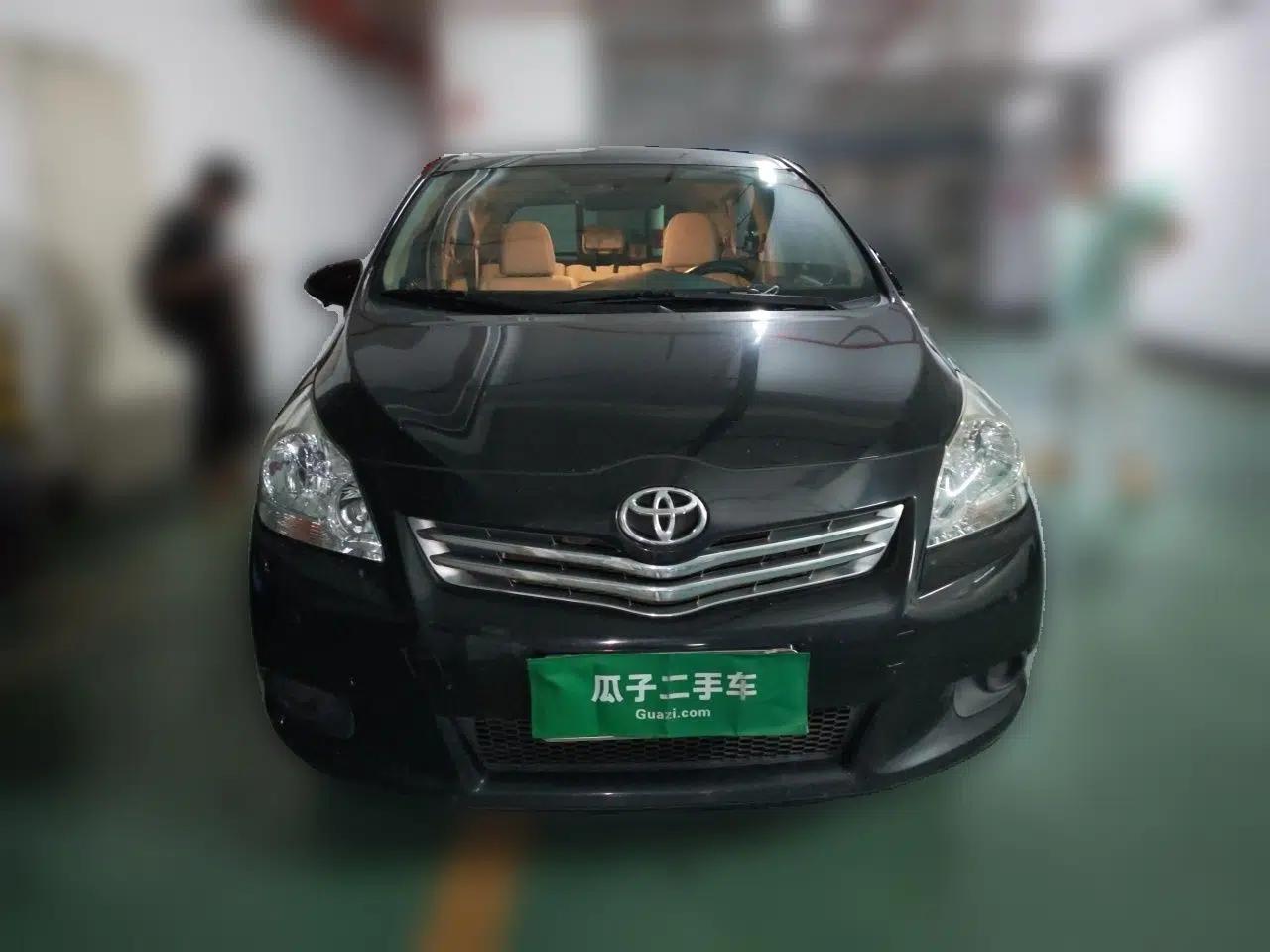 Toyota Verso 2014 Starlight 180E CVT Elite Multi-Function Edition — миниатюра 2