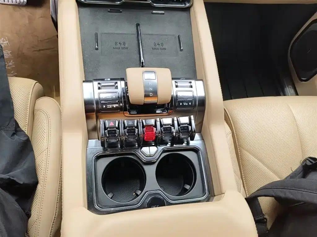 Leopard 8 2025 Smart & Brave Flagship Edition 6-seater — миниатюра 14