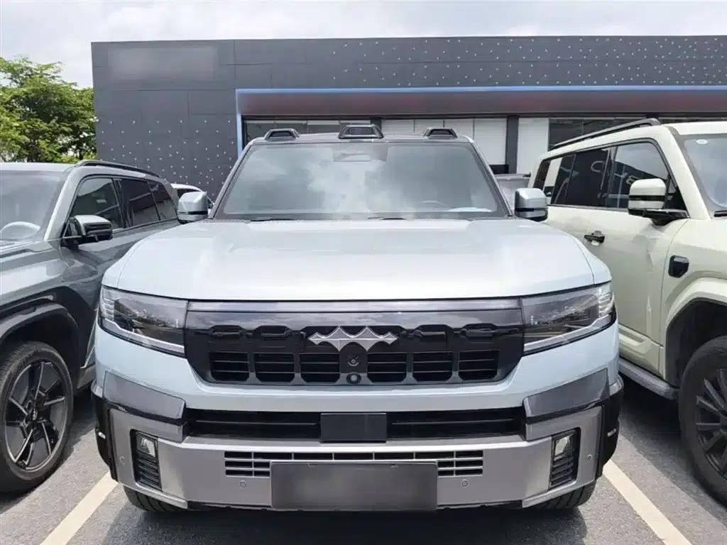Leopard 8 2025 Smart & Brave Flagship Edition 6-seater — миниатюра 3