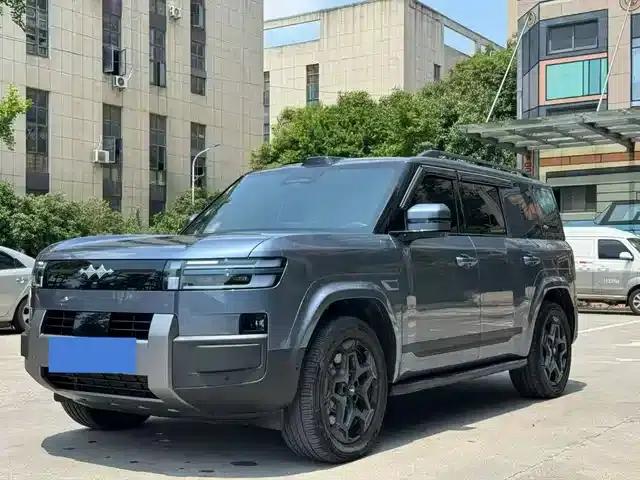 Titanium 7 2025 Model 190KM 4WD Ultra Edition