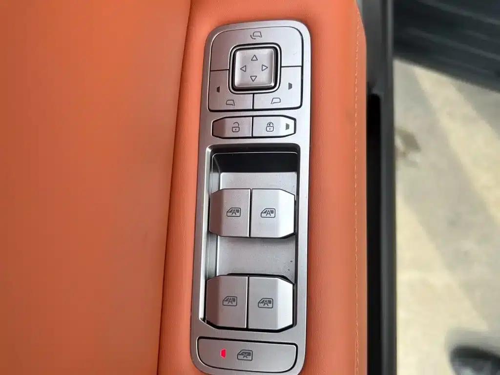 Titanium 7 2025 Model 190KM 4WD Ultra Edition — миниатюра 10