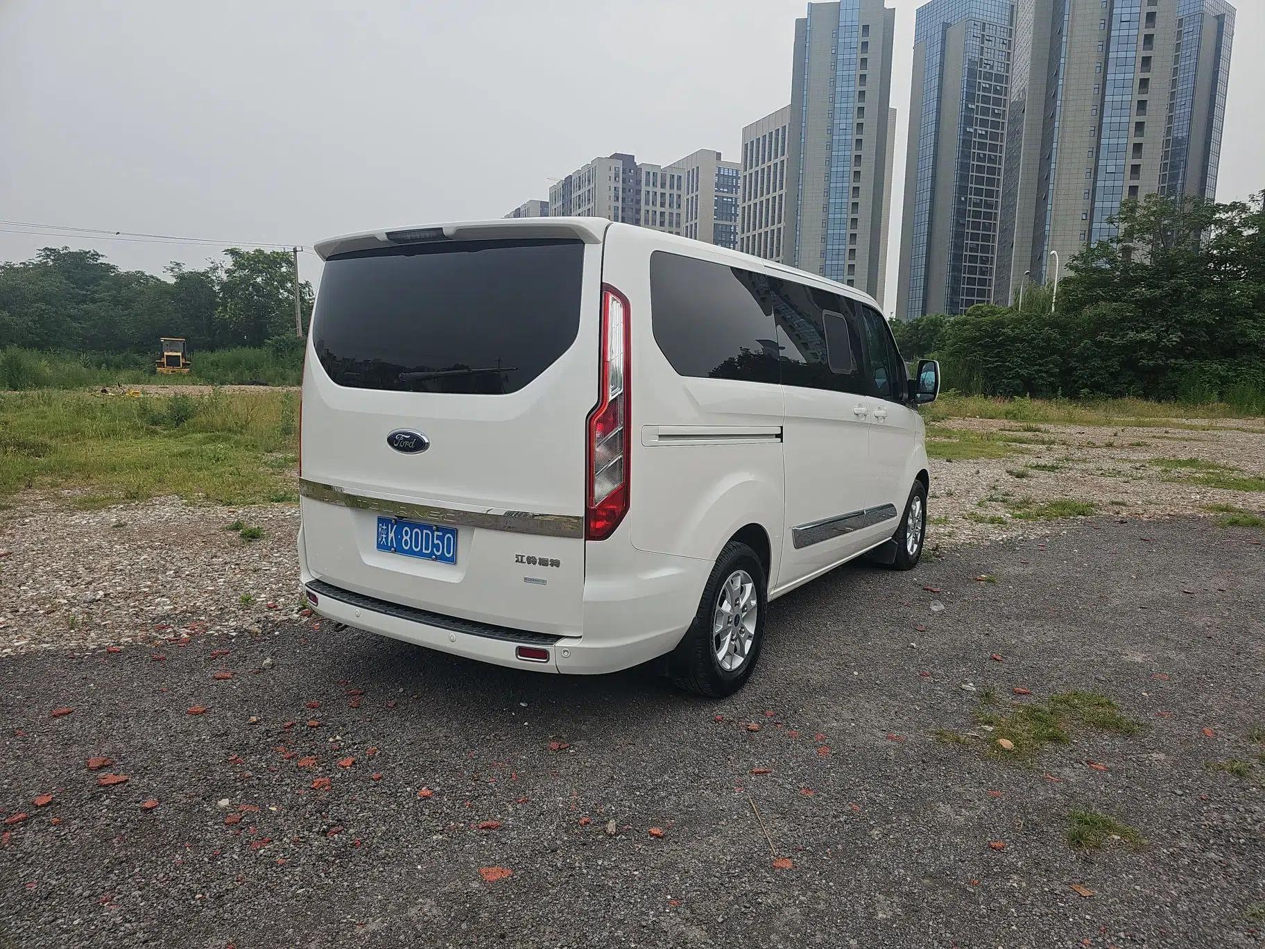 Ford Tourneo Custom 2020 Revised Version 2.0T Automatic Elite Edition — миниатюра 4