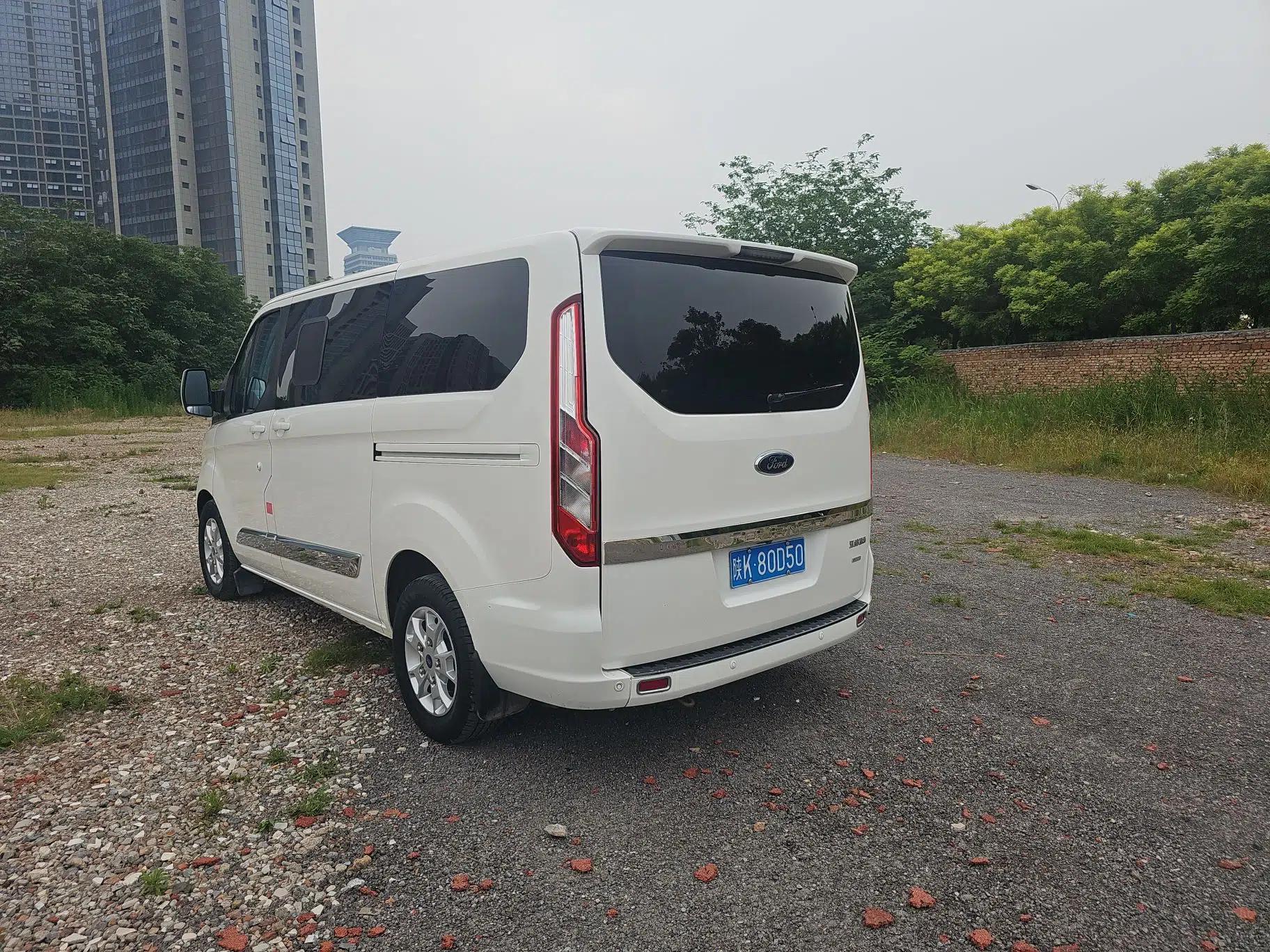 Ford Tourneo Custom 2020 Revised Version 2.0T Automatic Elite Edition — миниатюра 6