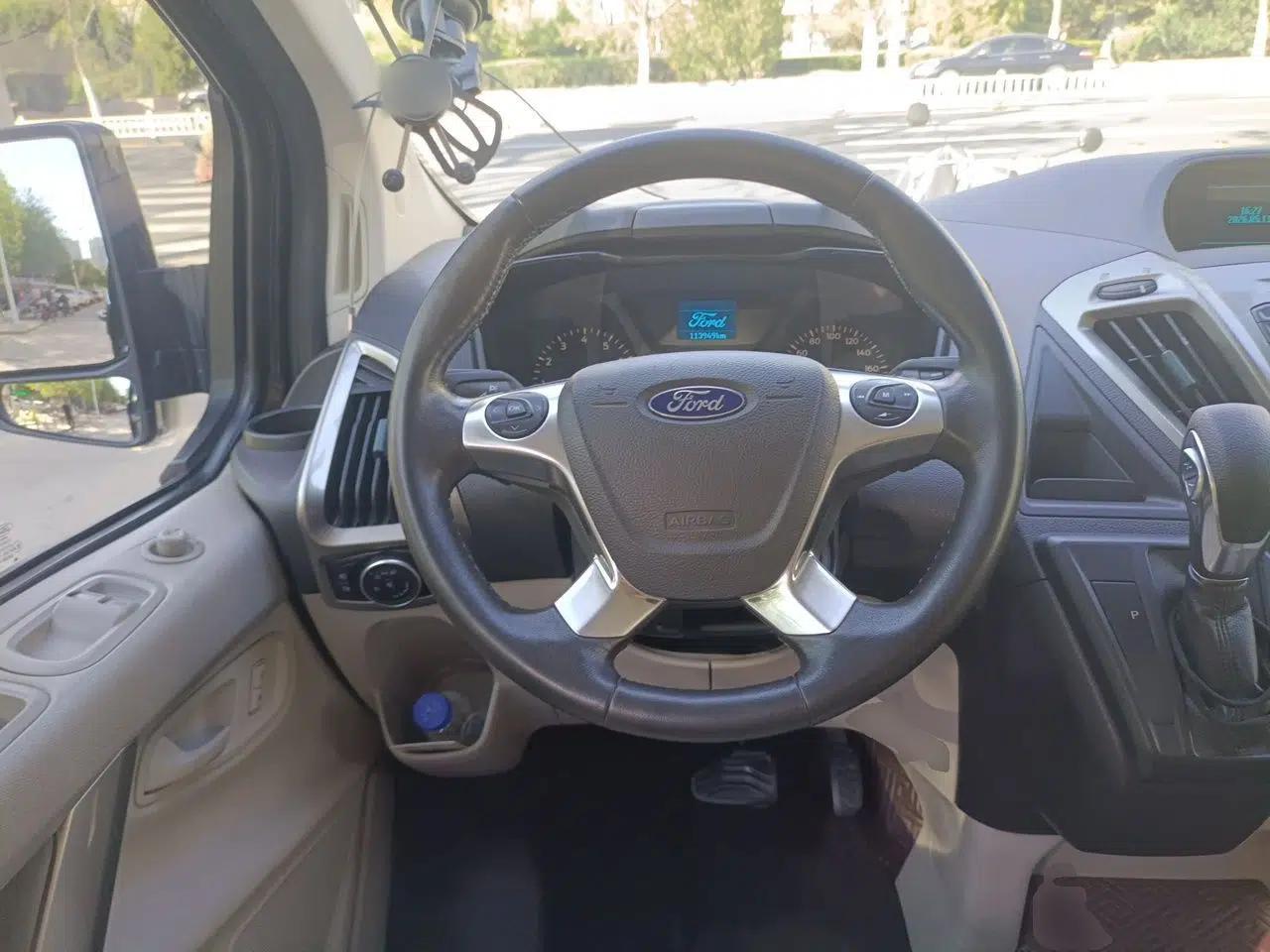 Ford Tourneo Custom 2017 2.0T Automatic Elite Version — миниатюра 11