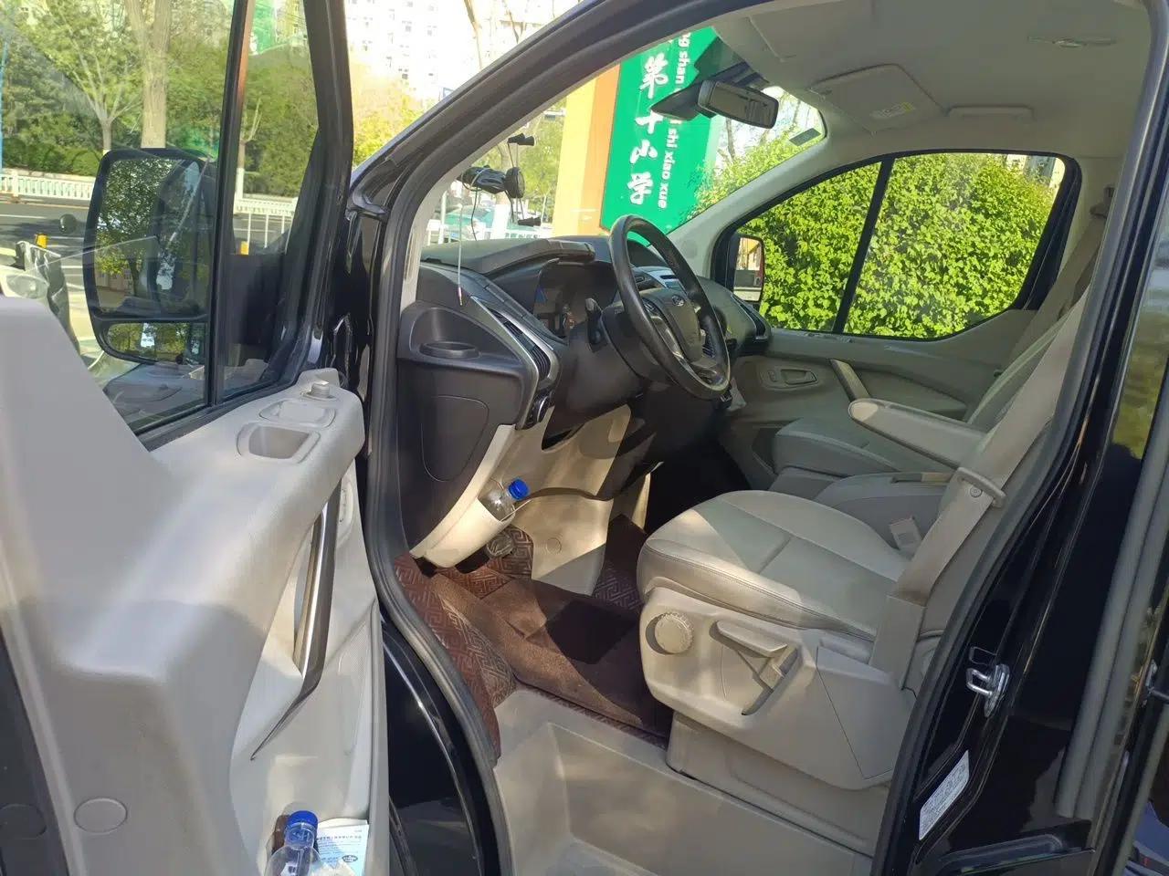 Ford Tourneo Custom 2017 2.0T Automatic Elite Version — миниатюра 17