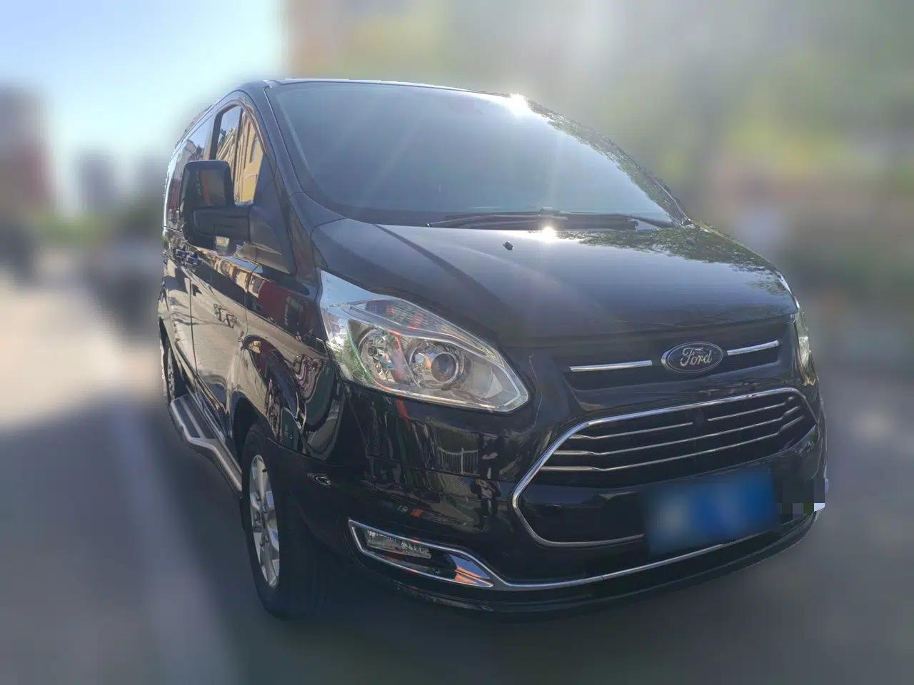 Ford Tourneo Custom 2017 2.0T Automatic Elite Version — миниатюра 3