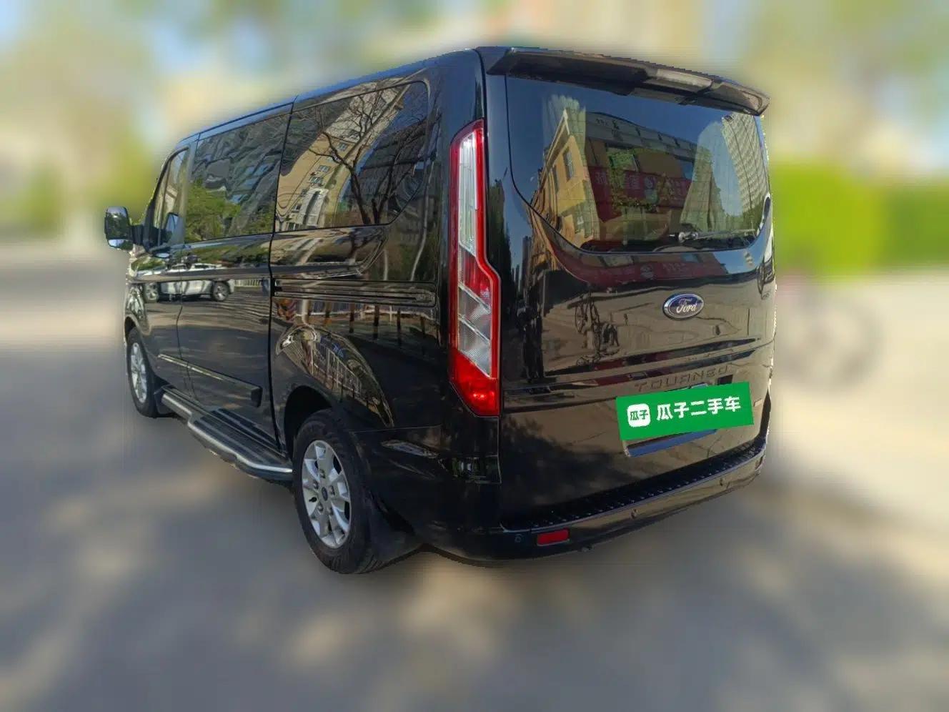 Ford Tourneo Custom 2017 2.0T Automatic Elite Version — миниатюра 4