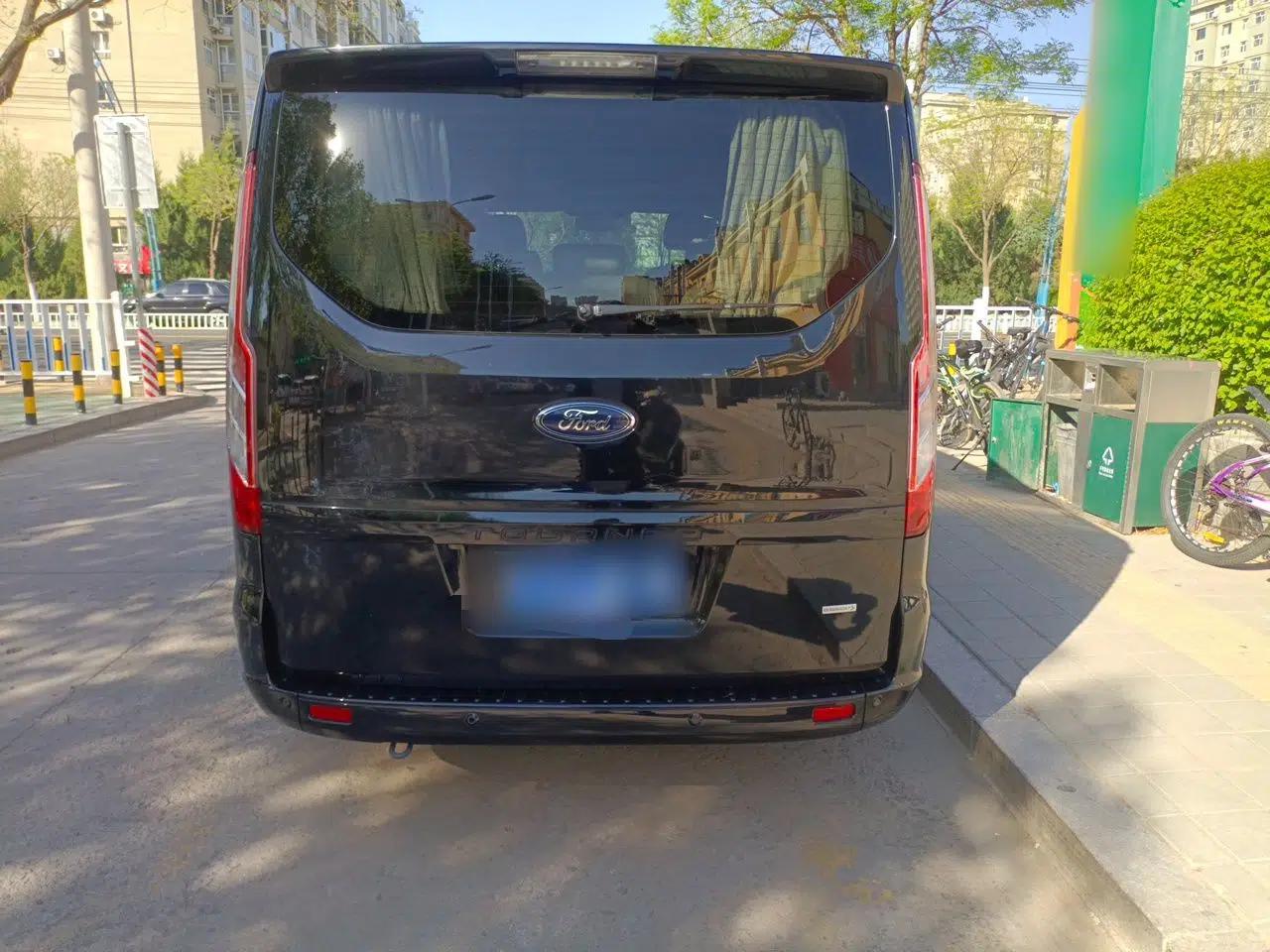 Ford Tourneo Custom 2017 2.0T Automatic Elite Version — миниатюра 5