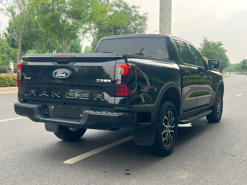 Ford Ranger 2025 Explore Four-Wheel Drive Automatic Version Diesel — миниатюра 5