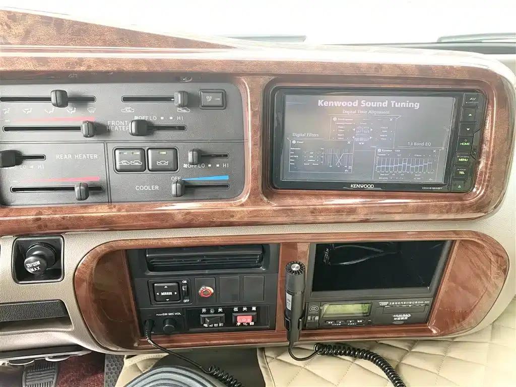 2015 Toyota Coaster 4.0L Premium GRB53L-ZCMSK 20-Seat Special Edition — миниатюра 16
