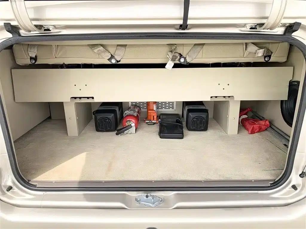 2015 Toyota Coaster 4.0L Premium GRB53L-ZCMSK 20-Seat Special Edition — миниатюра 19