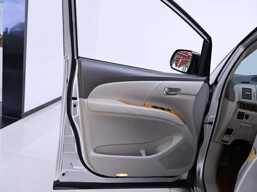2007 Previa 3.5L 7-seater Luxury — миниатюра 18