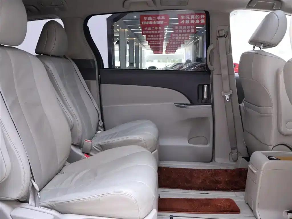 2007 Previa 3.5L 7-seater Luxury — миниатюра 22