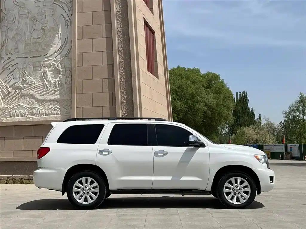 Sequoia 2010 5.7 Platinum Edition — миниатюра 3