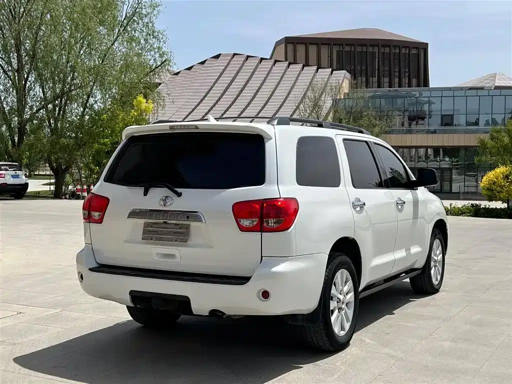 Sequoia 2010 5.7 Platinum Edition — миниатюра 8