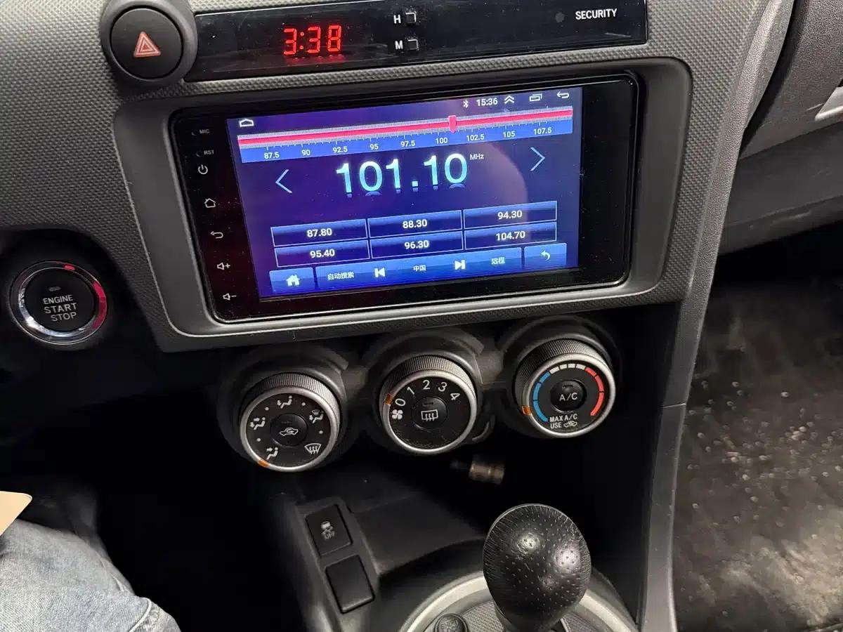 2011 Jetta 2.5L Luxury Edition — миниатюра 5