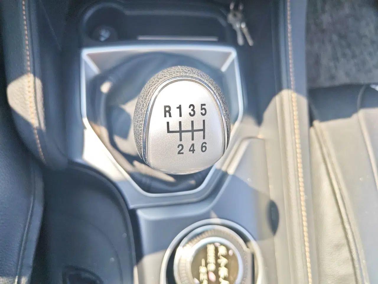 Foton Tunland Yutu 2020 2.0T Yutu 8 Gasoline Two-Wheel Drive Elite Version Standard Wheelbase 4G20TI5 — миниатюра 15