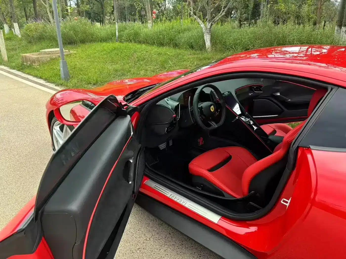 Roma 2020 3.9T V8 — миниатюра 6