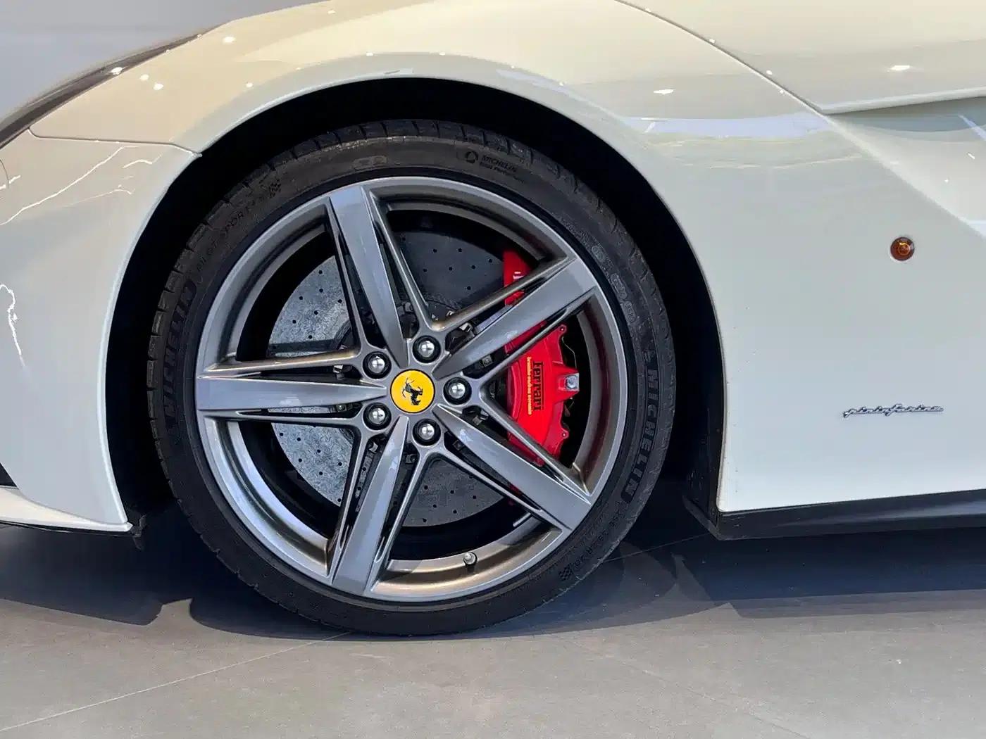 2013 F12berlinetta 6.3L Standard Model — миниатюра 4