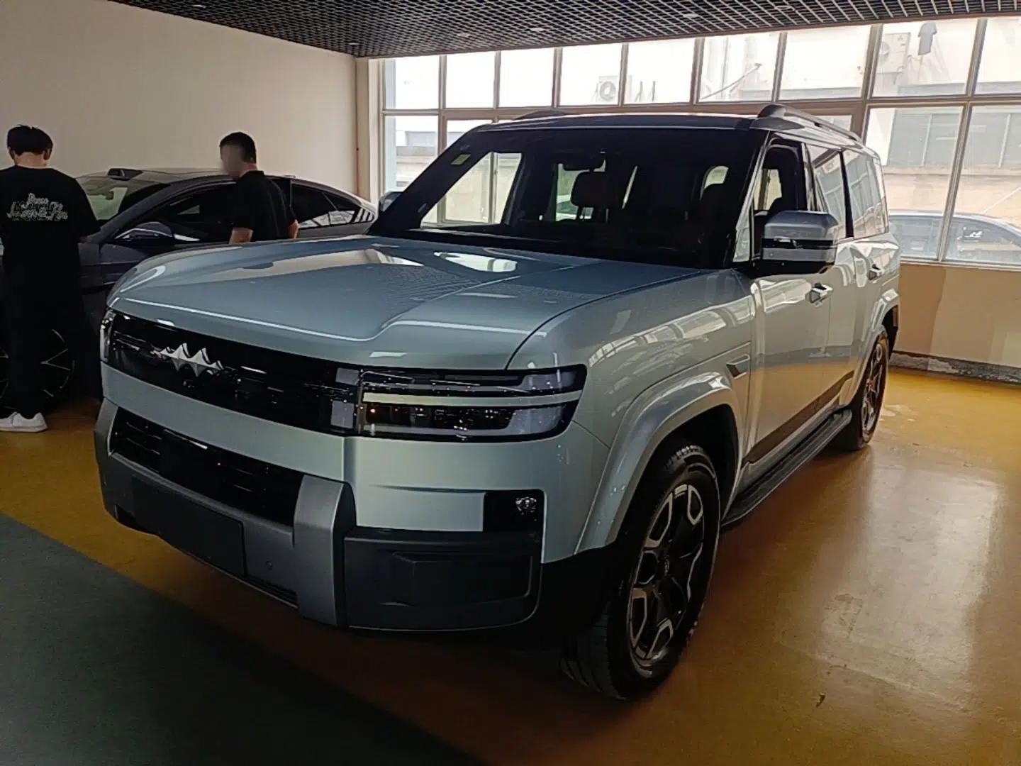 Formula Leopard Tai 7 2025 Model 200 km Two-Wheel Drive Max Edition — миниатюра 1