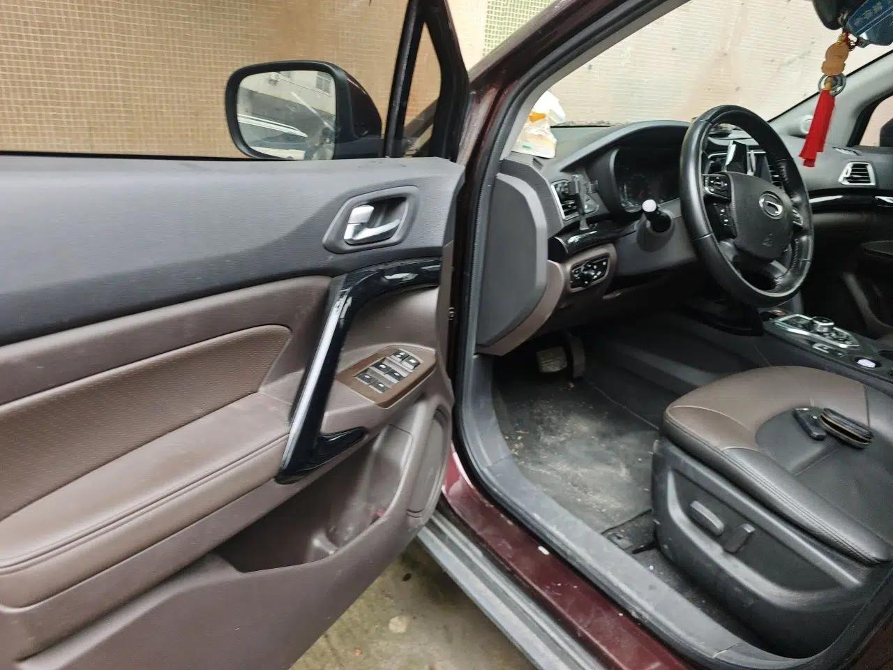 GAC Trumpchi GS4 New Energy 2017 1.5L PHEV Deluxe Edition — миниатюра 17
