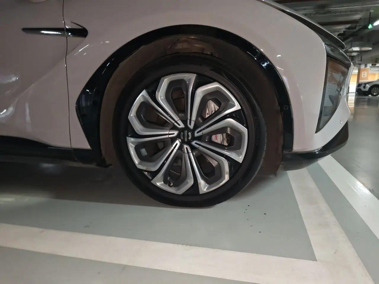 HiPhi X 2021 Flagship Edition 6-Seater — миниатюра 8