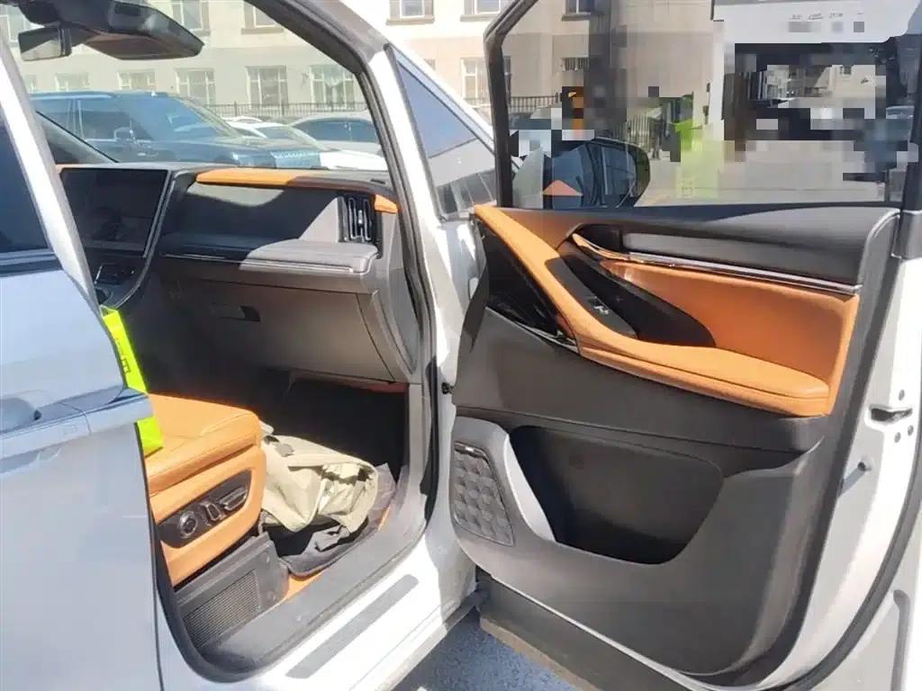 Trumpchi Aspiration M8 2025 Qiankun Series Ultra First Class — миниатюра 11