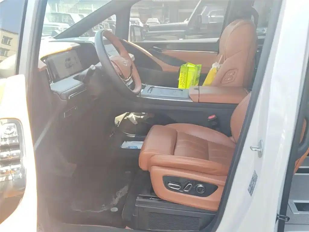 Trumpchi Aspiration M8 2025 Qiankun Series Ultra First Class — миниатюра 22