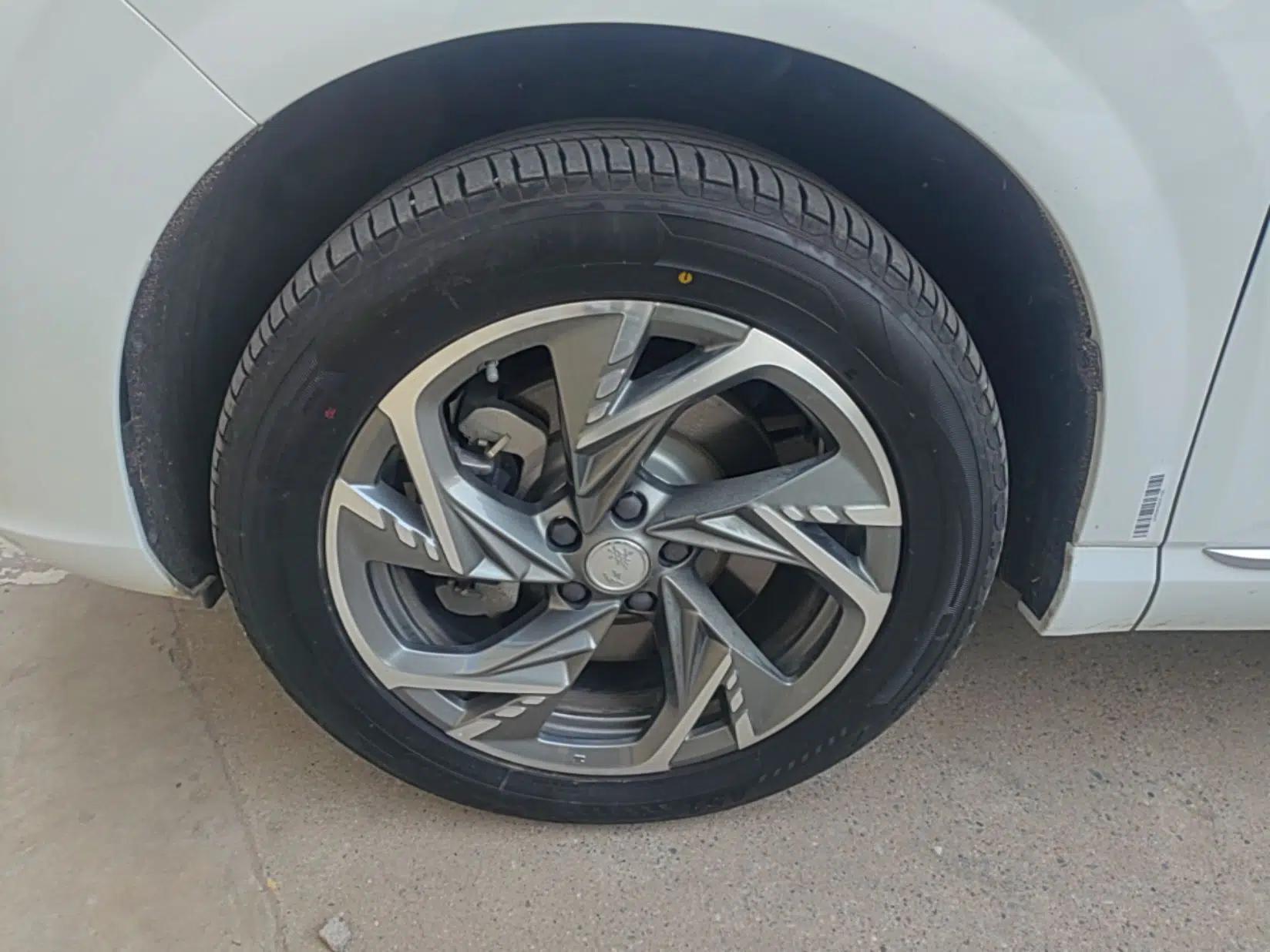 Hongqi HS3 PHEV 2024 PHEV 115km Jingwei Edition — миниатюра 9