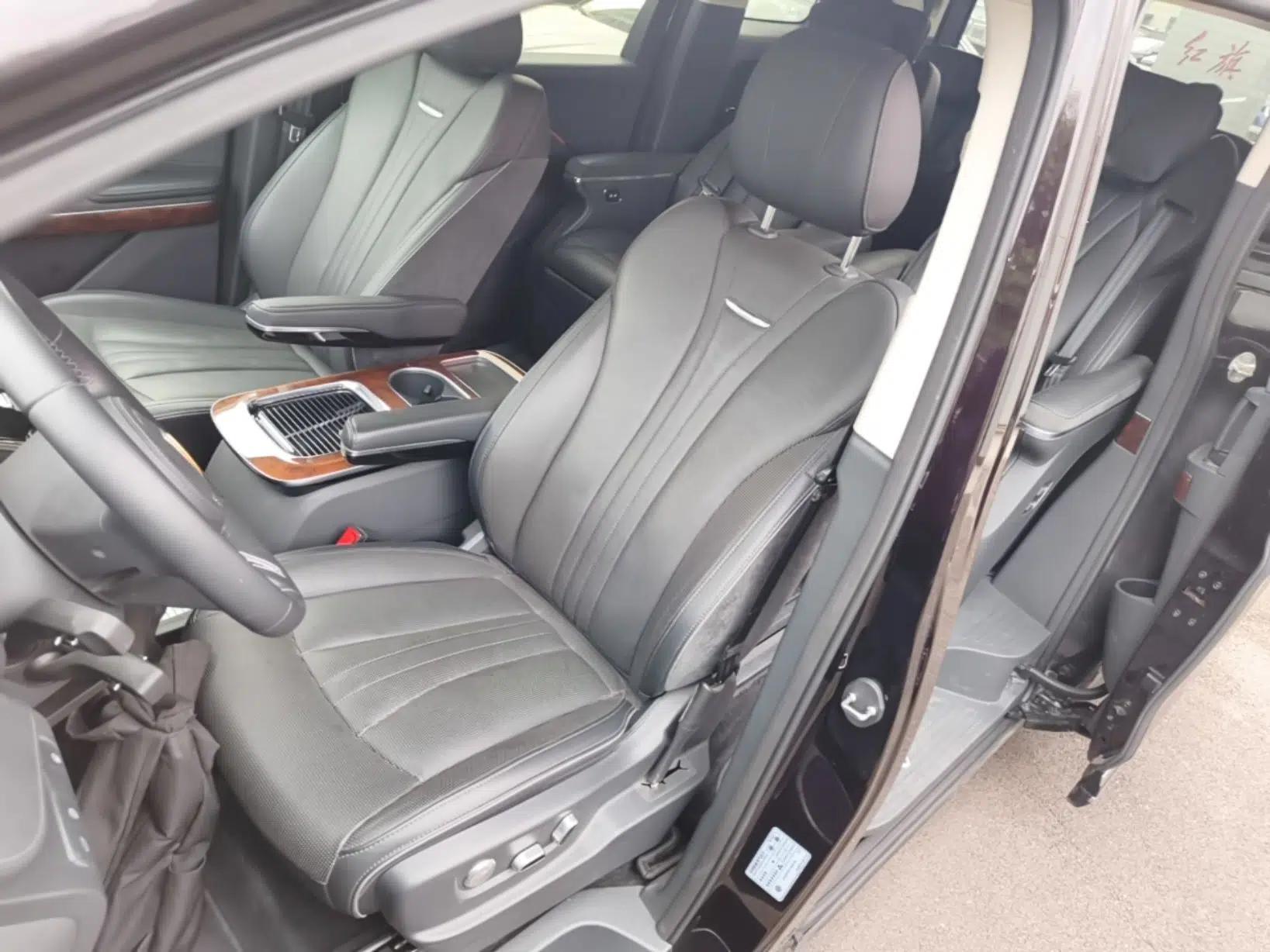 Hongqi HQ9 PHEV 2024 2.0T Four-Wheel Drive Luxury Edition — миниатюра 17