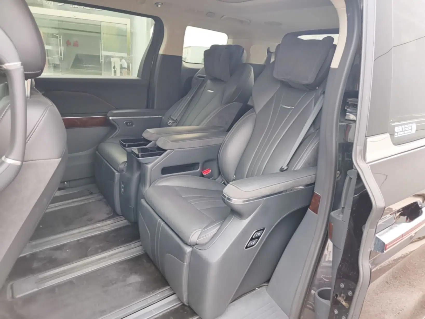 Hongqi HQ9 PHEV 2024 2.0T Four-Wheel Drive Luxury Edition — миниатюра 19