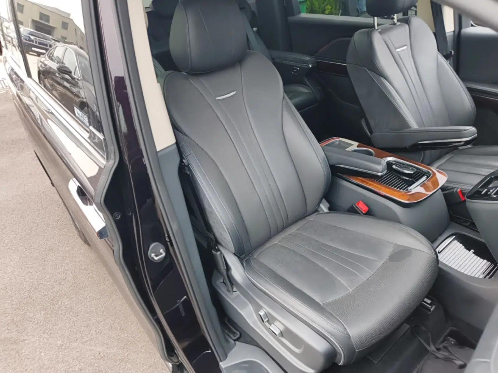 Hongqi HQ9 PHEV 2024 2.0T Four-Wheel Drive Luxury Edition — миниатюра 23