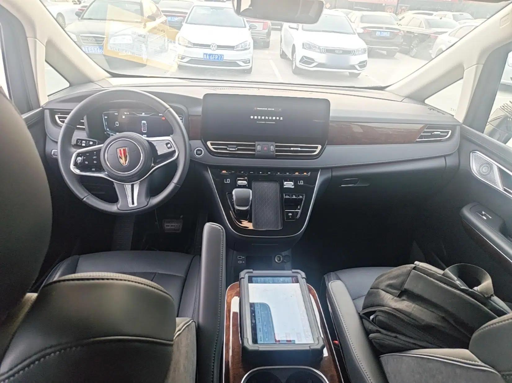 Hongqi HQ9 PHEV 2024 2.0T Four-Wheel Drive Luxury Edition — миниатюра 13