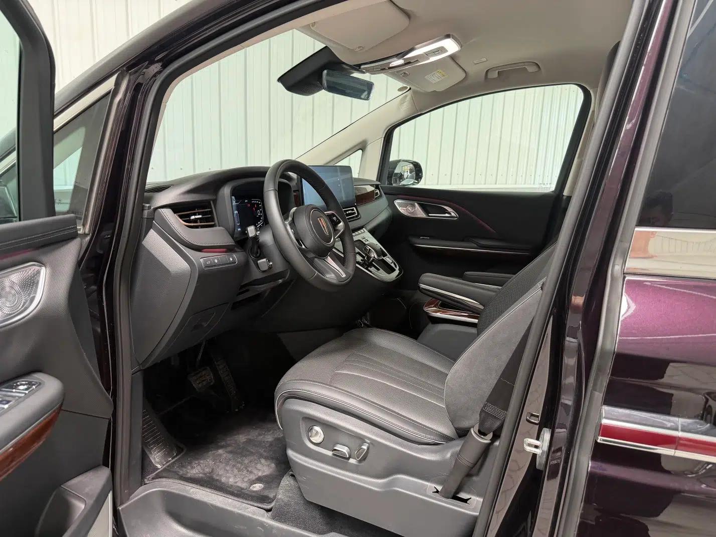 Hongqi HQ9 PHEV 2024 2.0T Four-Wheel Drive Luxury Edition — миниатюра 18