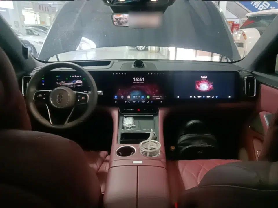 Hima AITO M8 2025 Extended-Range Ultra Version 53.4 kWh 5-Seater Edition — миниатюра 12