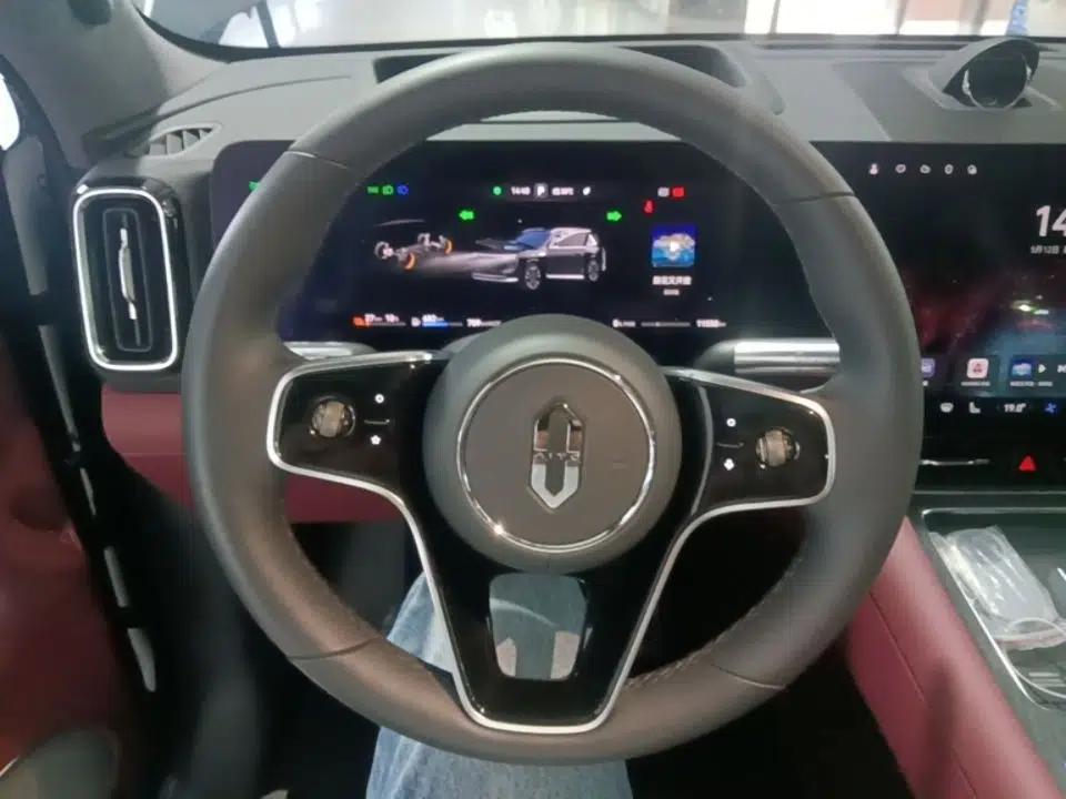 Hima AITO M8 2025 Extended-Range Ultra Version 53.4 kWh 5-Seater Edition — миниатюра 13
