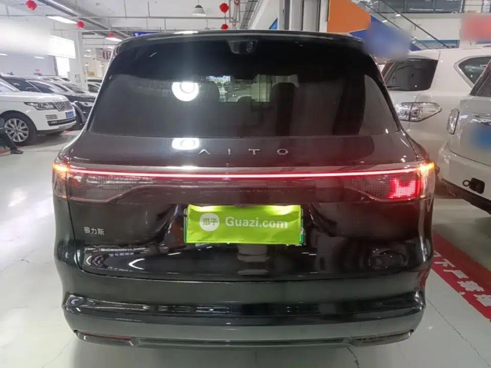 Hima AITO M8 2025 Extended-Range Ultra Version 53.4 kWh 5-Seater Edition — миниатюра 3