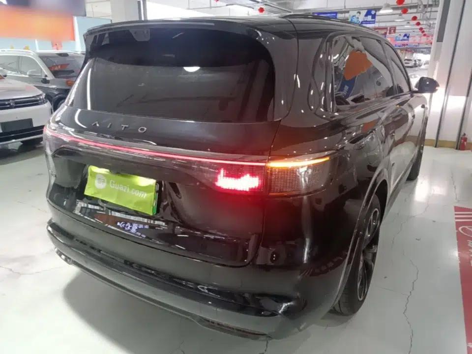 Hima AITO M8 2025 Extended-Range Ultra Version 53.4 kWh 5-Seater Edition — миниатюра 4